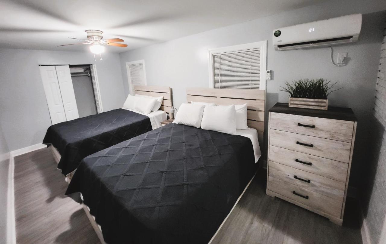 Cozy 3 Bedroom House Near Airport/Raymond Stadium/Downtown. タンパ エクステリア 写真