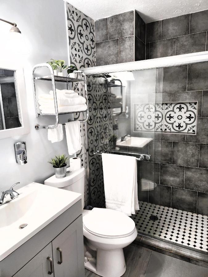 Cozy 3 Bedroom House Near Airport/Raymond Stadium/Downtown. タンパ エクステリア 写真
