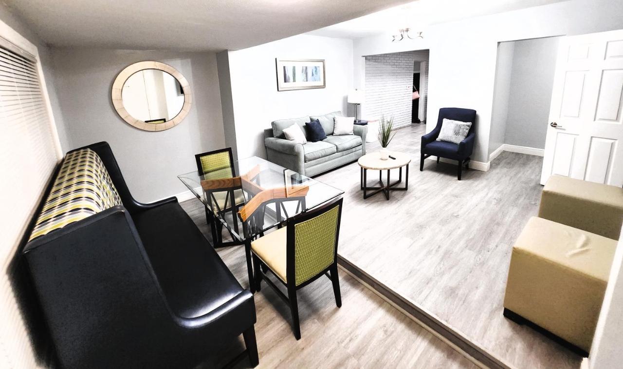 Cozy 3 Bedroom House Near Airport/Raymond Stadium/Downtown. タンパ エクステリア 写真
