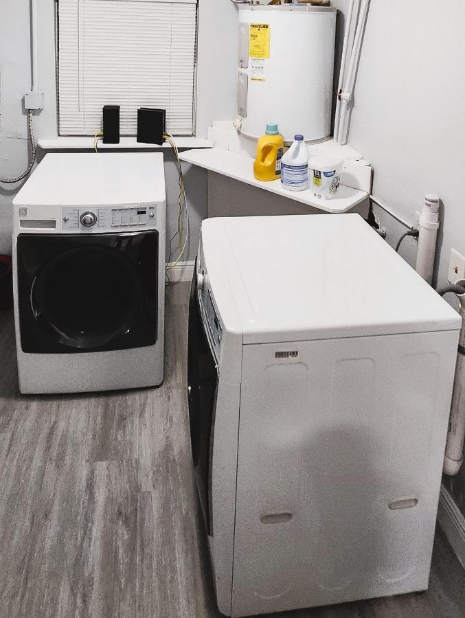 Cozy 3 Bedroom House Near Airport/Raymond Stadium/Downtown. タンパ エクステリア 写真